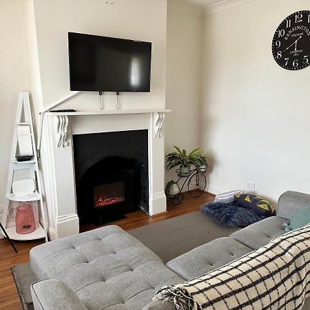 Cornelias Cottage Mount Gambier Central Экстерьер фото